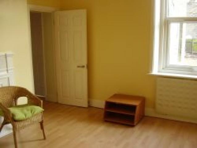 			GREAT VALUE FOR MONEY!, Studio Apartment, 1 bath, 1 reception Flat			 Brondesbury Road, QUEENS PARK NW6
